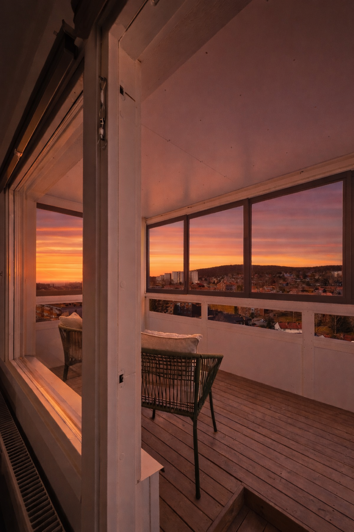Bildet er retusjert for å illustrere stemning ved solnedgang. Galleribilde