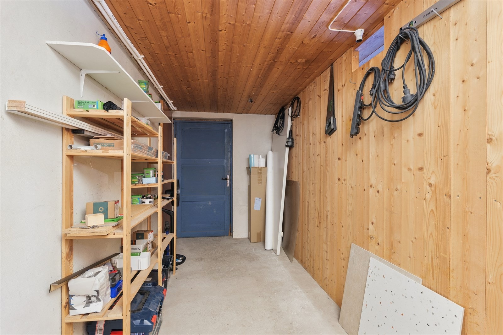 Bodrommene gir praktiske og oversiktlige oppbevaringsløsninger, perfekt for å frigjøre plass i boligens oppholdsrom. Galleribilde
