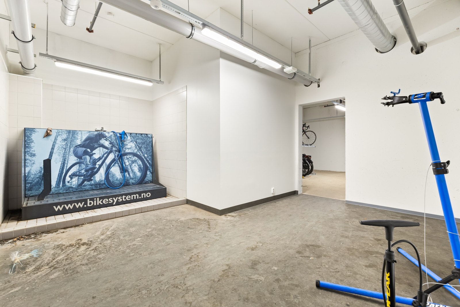 I sykkelboden har du en sykkelvask. Galleribilde
