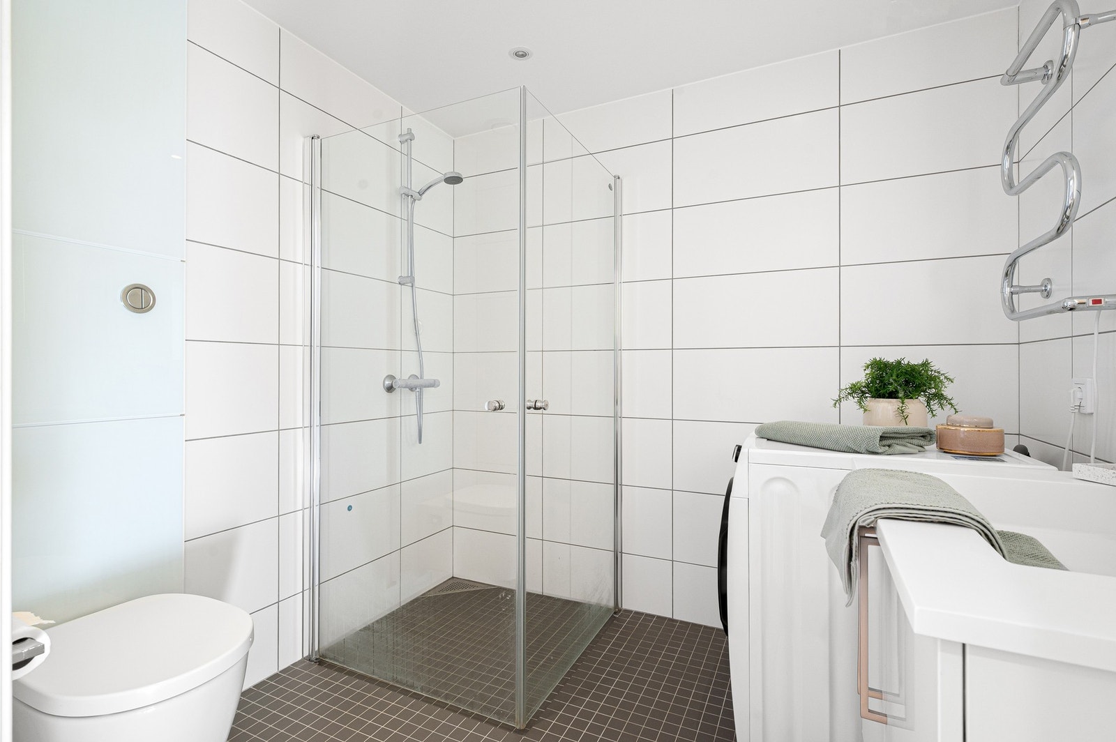 Badet har fått tilstandsgrad 1 i tilstandsrapport fra takstmann. Galleribilde