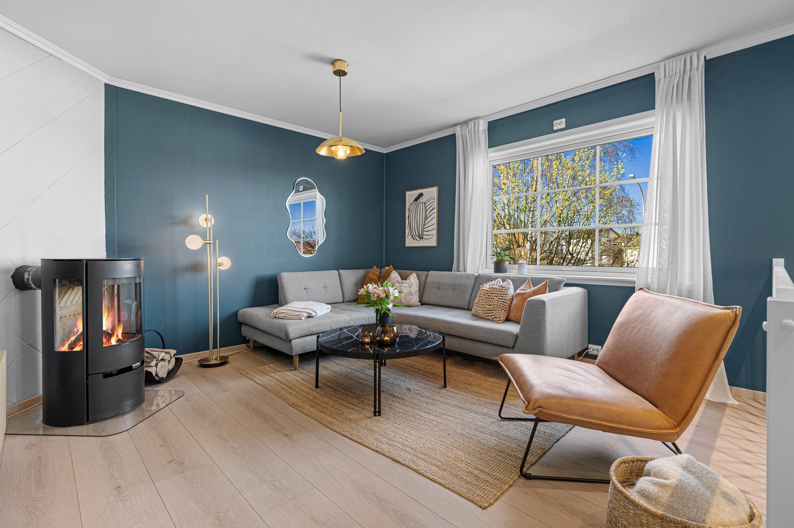 Delikat stue med god plass til stor sittegruppe. Galleribilde