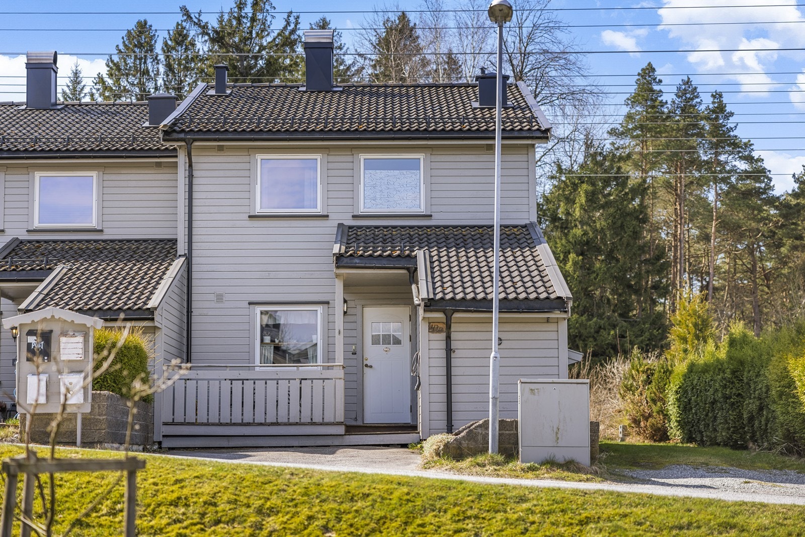 Aktiv Sarpsborg Navestad - Romslig og familievennlig rekkehus på ende med skjermet uteplass og barnevennlig beliggenhet på Navestad! Skytterbråtveien 4