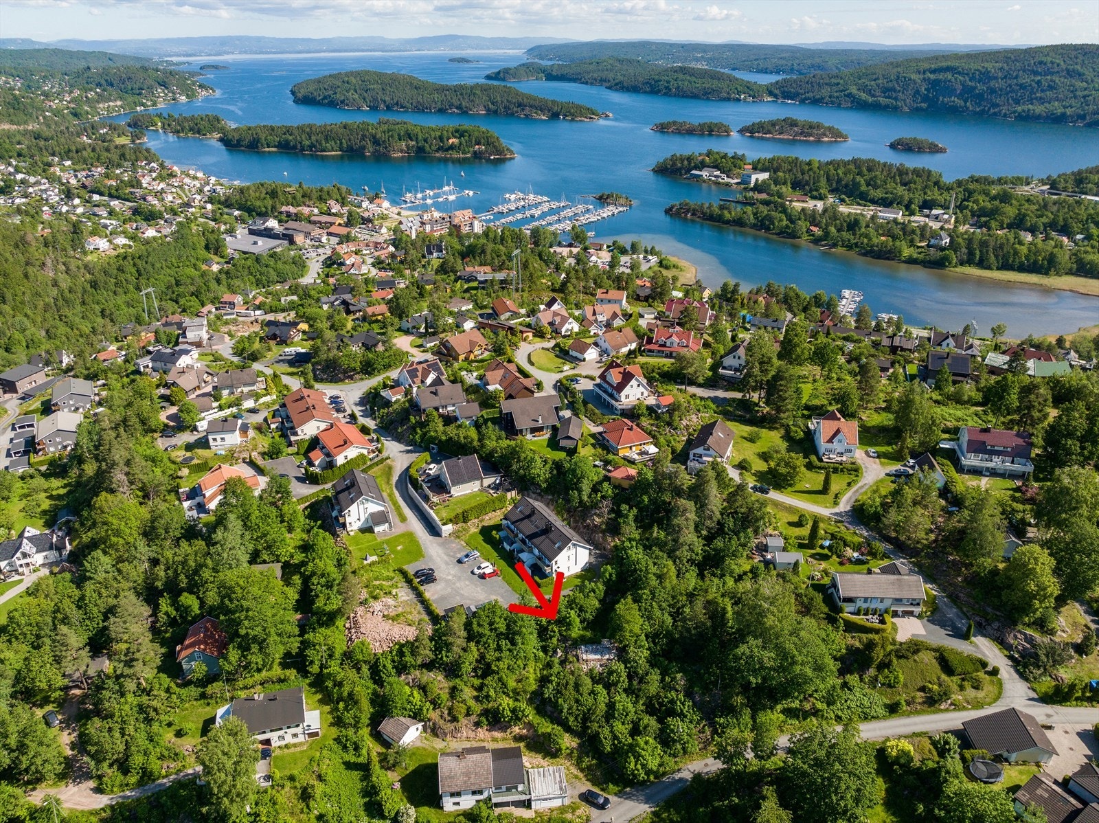 Tomten ligger flott til i et meget koselig område i Sætre Galleribilde