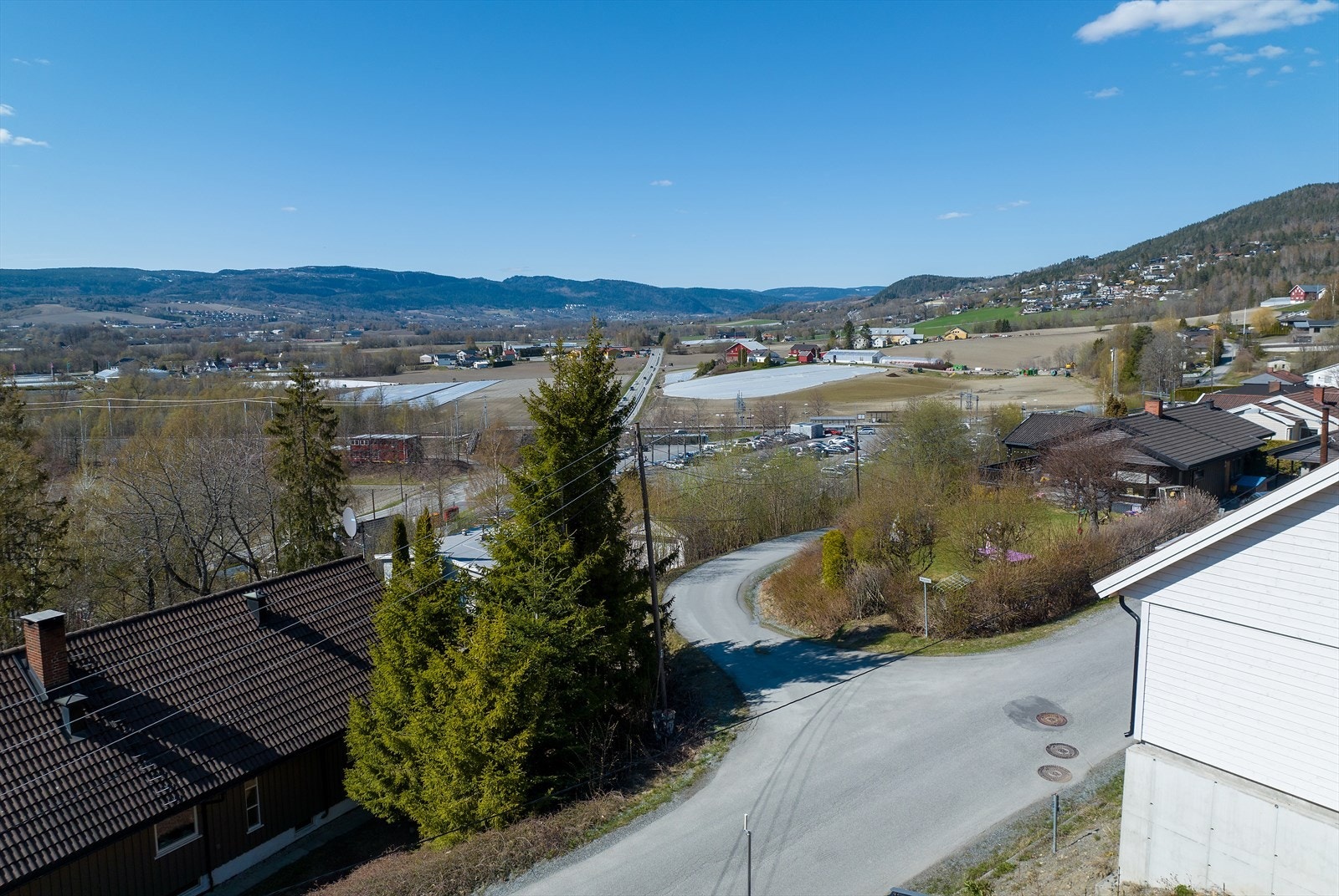 Tomten har meget gode solforhold Galleribilde