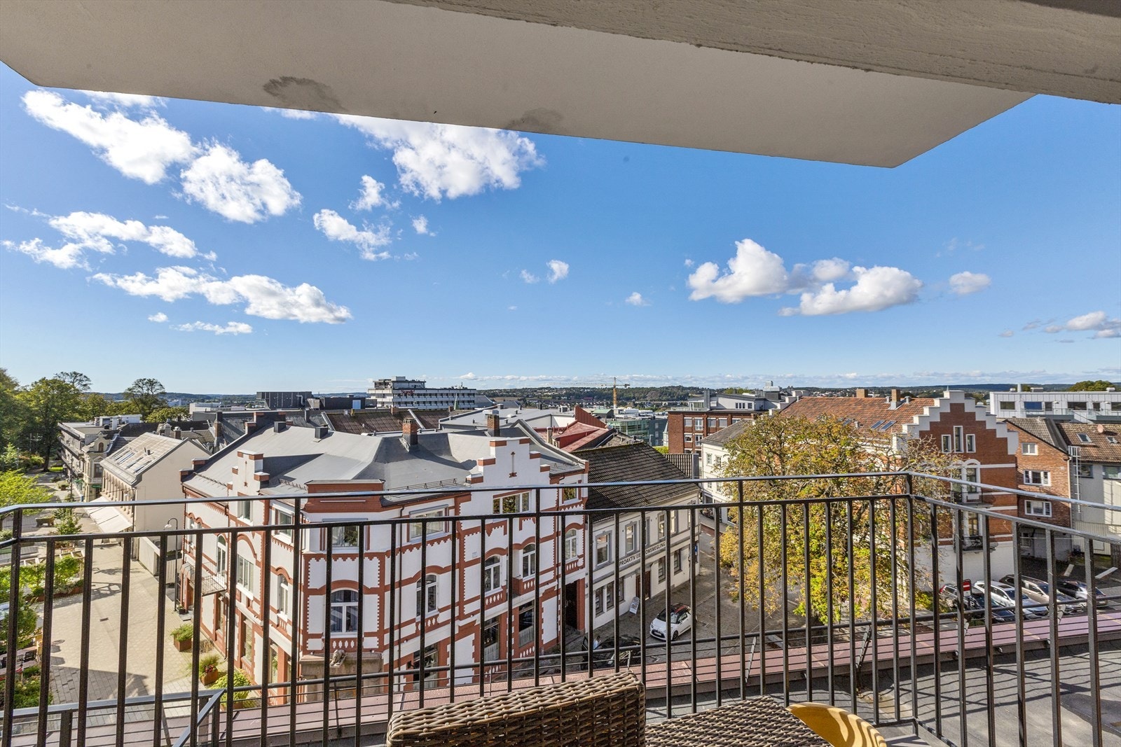 Fantastisk utsikt og gode solforhold på verandaen Galleribilde