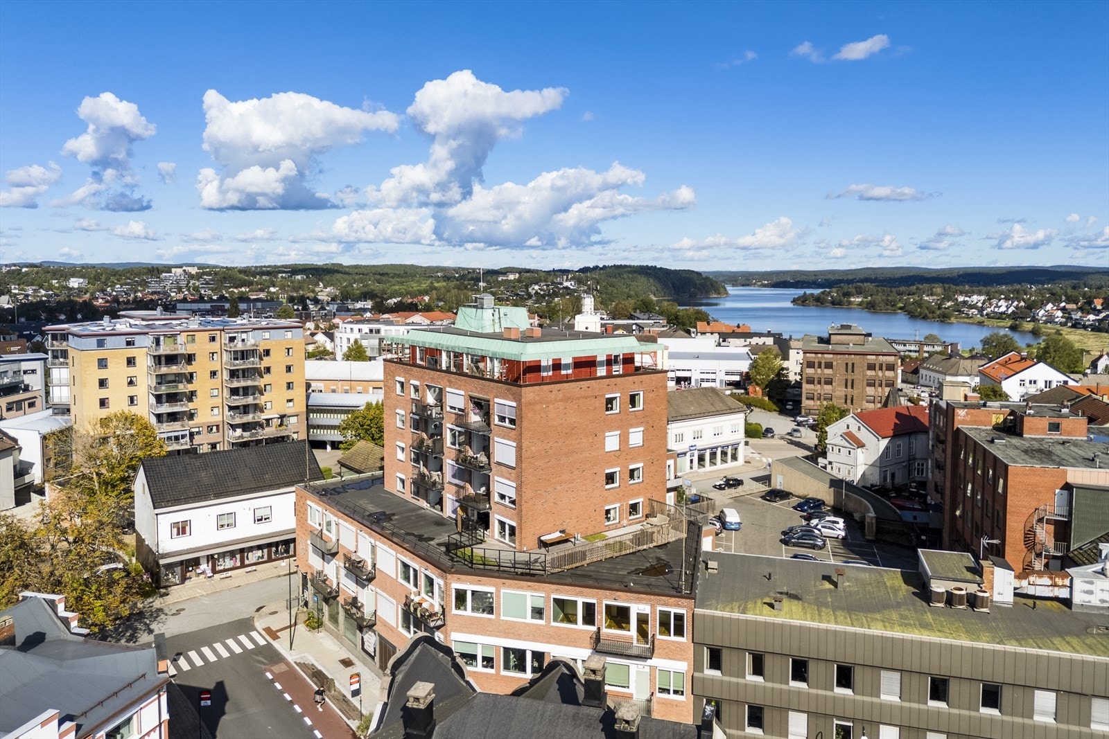 Dronefoto over nabolaget Galleribilde