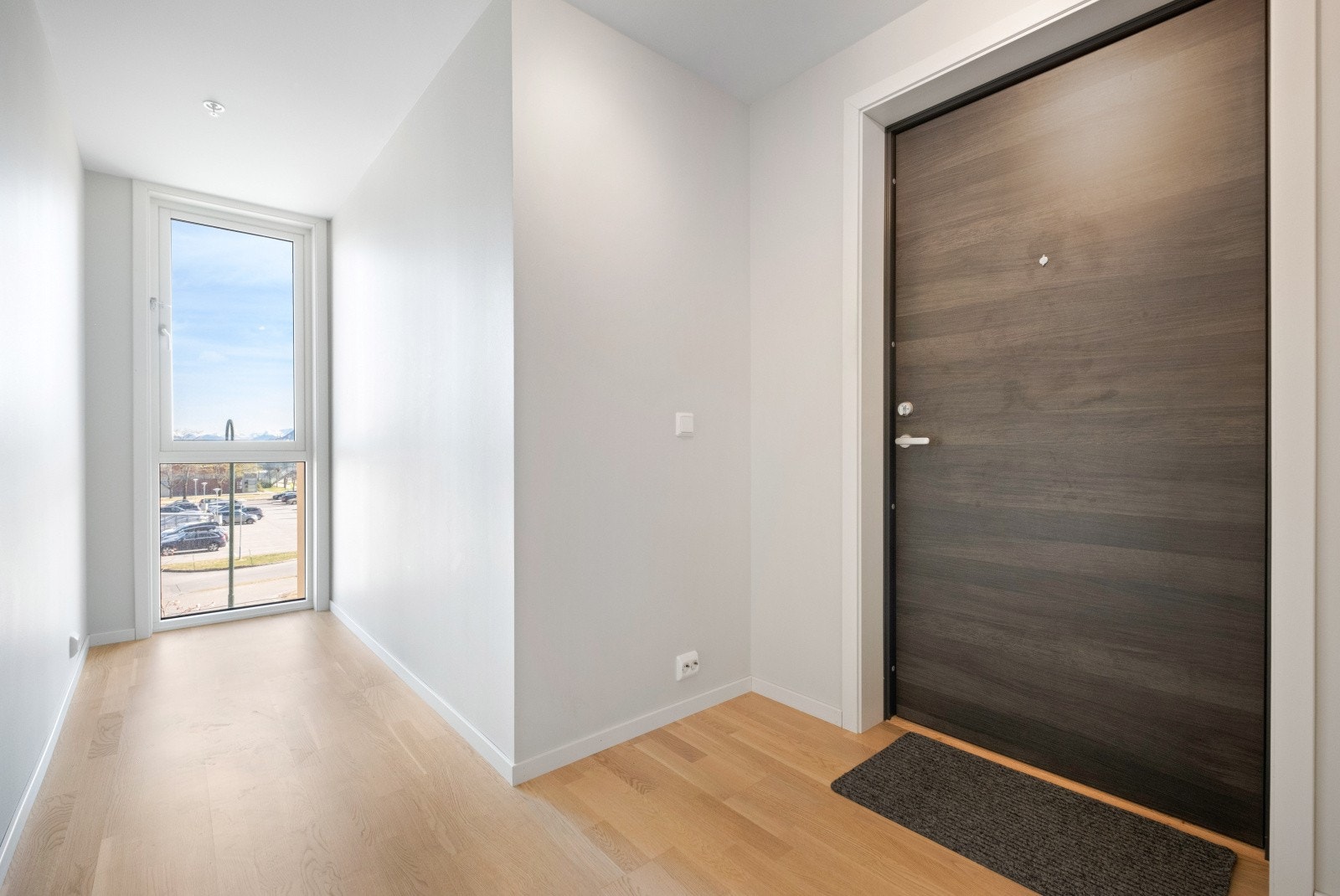 Romslig inngangsparti. Galleribilde