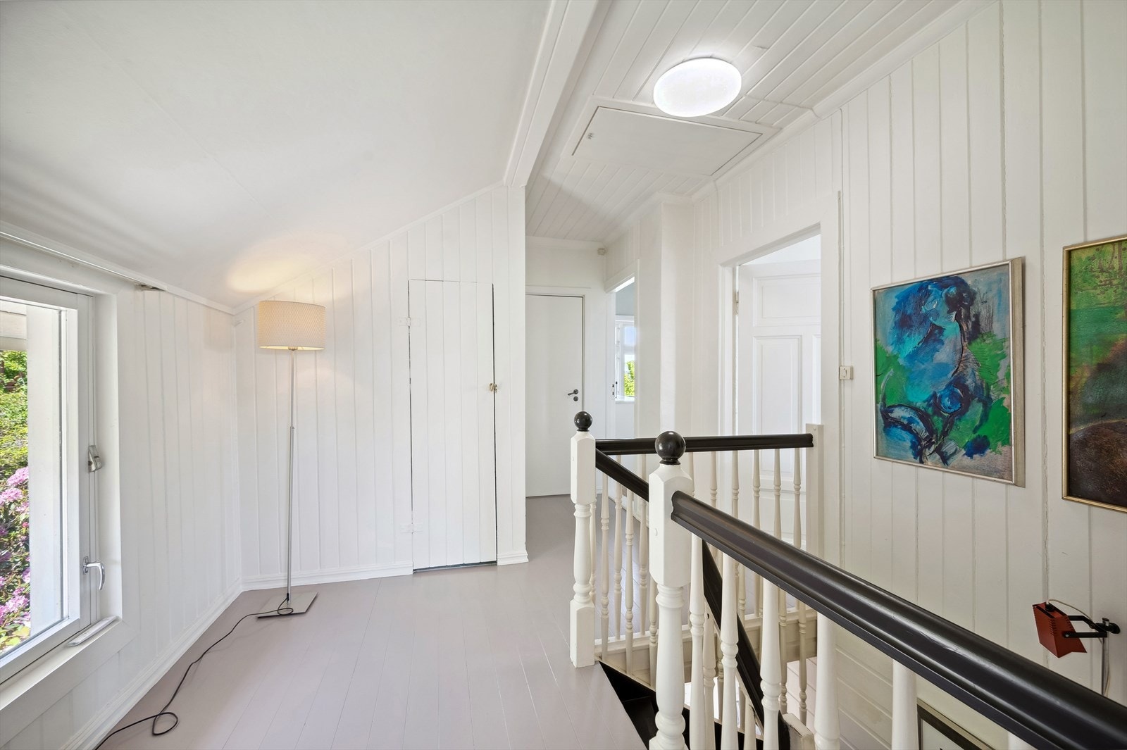 2.etasje med lagring i bod, og på loftet. Galleribilde