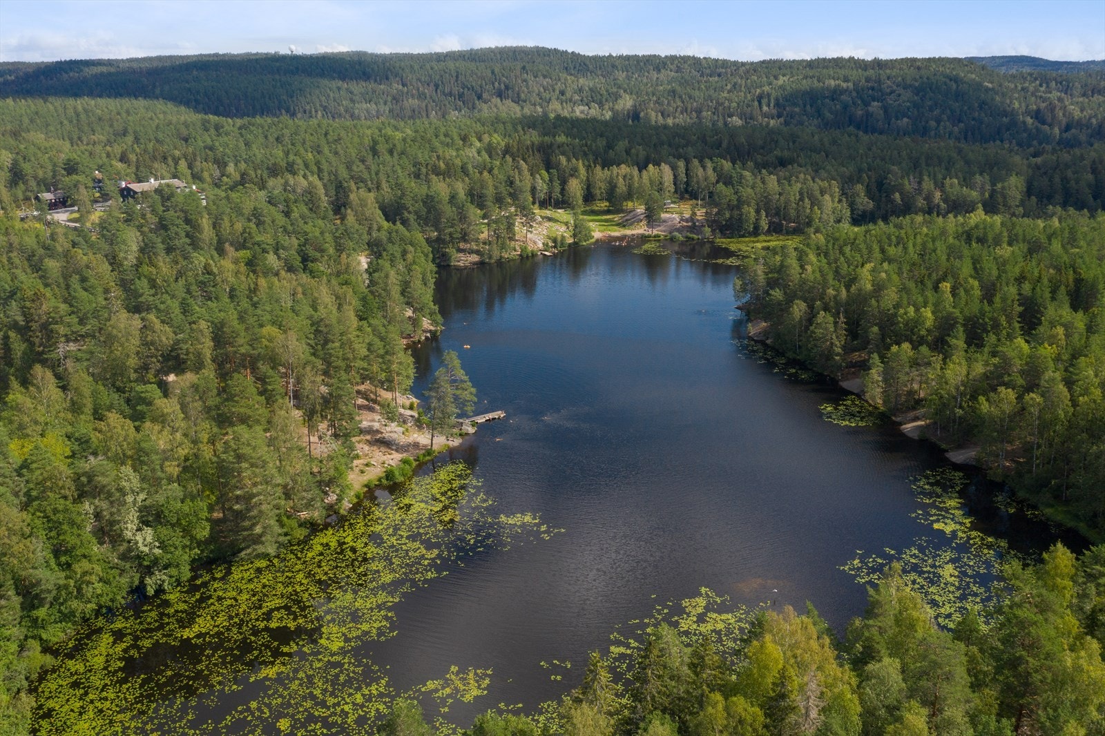 Nærheten til Østmarka gir unike tur- og rekreasjonsmuligheter rett utenfor døren, sommer som vinter. Galleribilde