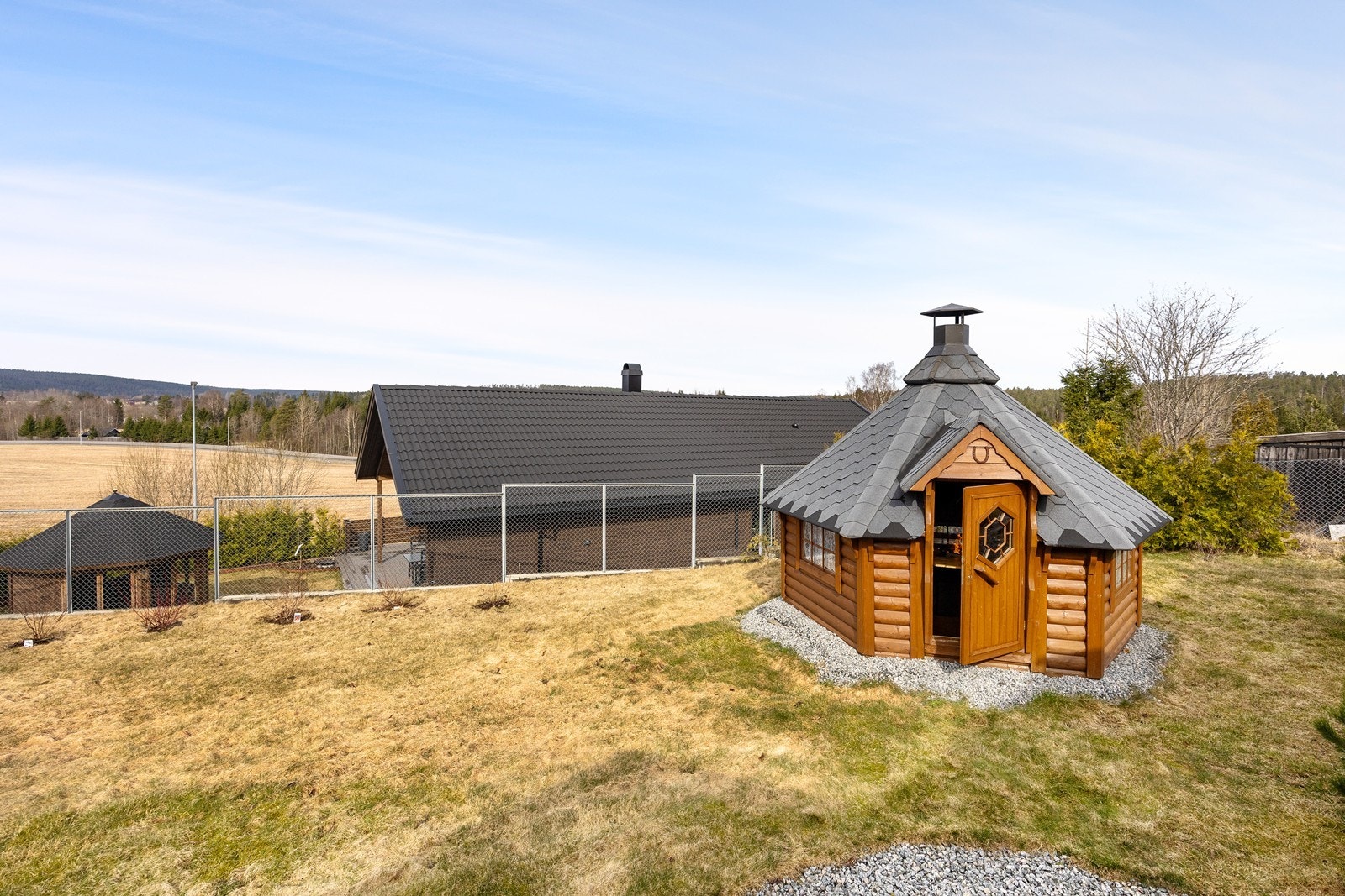 Grillhytten blir et fint samlingspunkt for familie og venner. Galleribilde