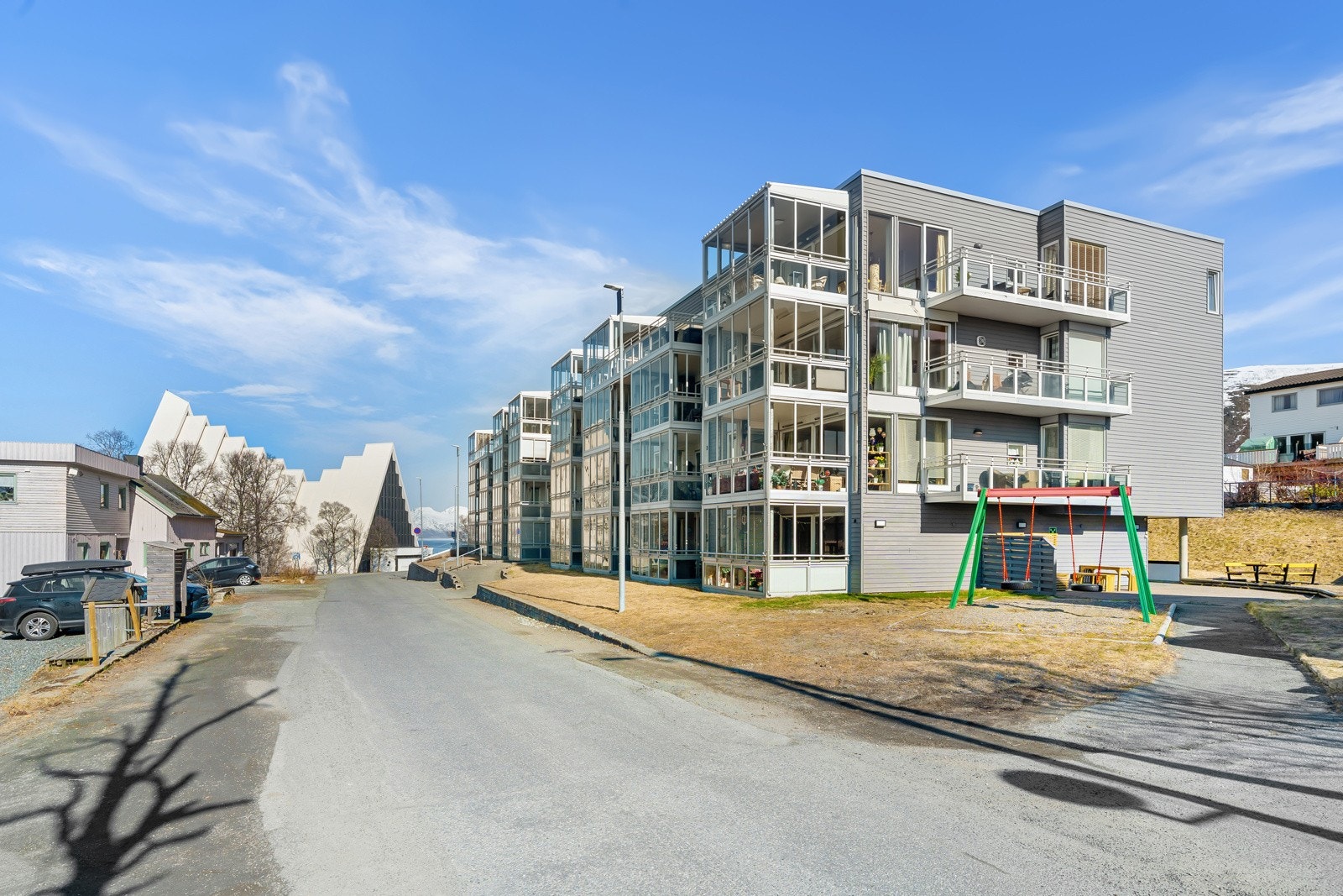 Svært flott hjørnebeliggenhet i toppetasjen.