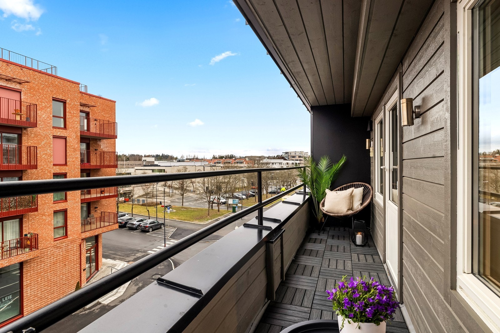 Vestvendt balkong på ca 5 kvm. Galleribilde