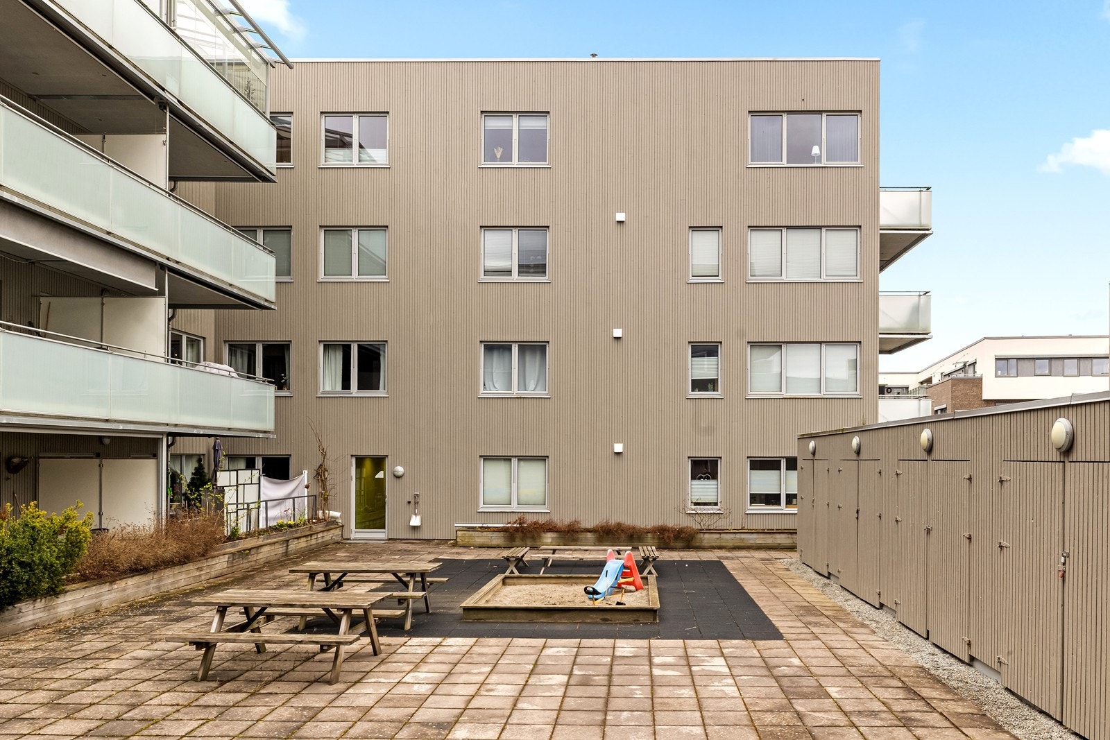 Felles bakgård i borettslaget Galleribilde