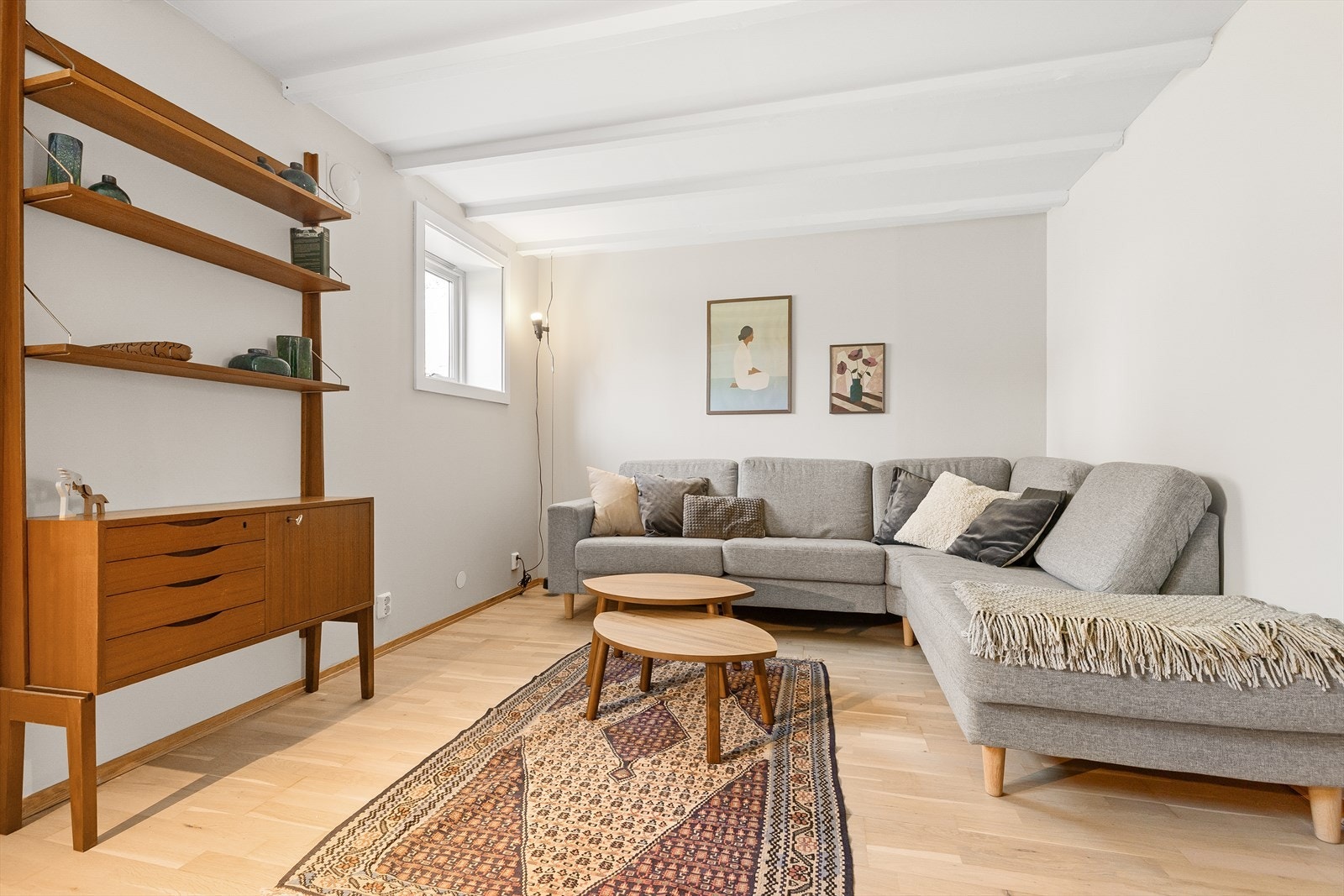 Perfekt som TV-stue, hobbyrom, gjesterom eller kontor. Det gjøres oppmerksom på at rom benyttet som soverom og rom benyttet som kjellerstue, ikke er bruksendret og godkjent for varig opphold. Galleribilde