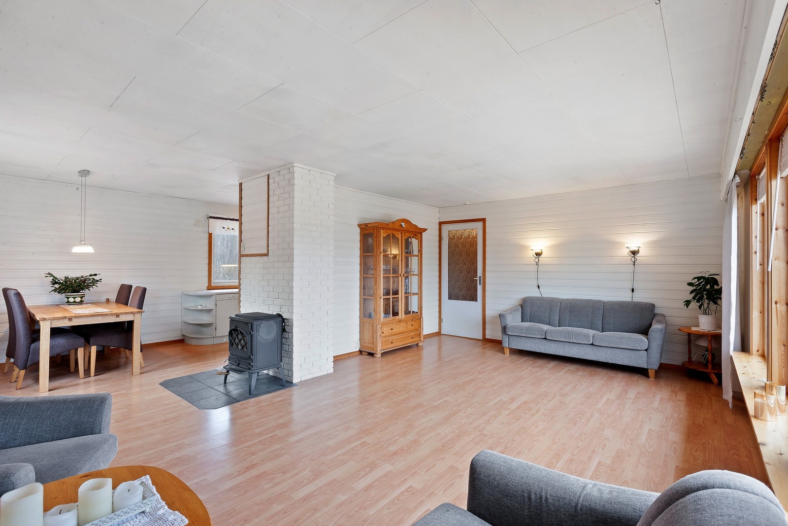 Vedovn i stue som varmer godt på kalde dager. Galleribilde