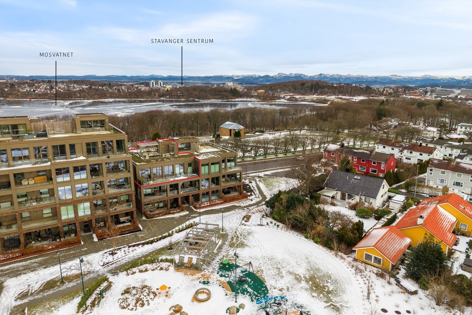 Umiddelbar tilgang til Mosvannet, få min å gå til Stokkavannet eller Stavanger sentrum. Tur og trening kan også nytes til Ullandhaugtårnet og Sørmarka. Dette er et utmerket utgangspunkt. (Foto: Stian Dirdal.) Galleribilde