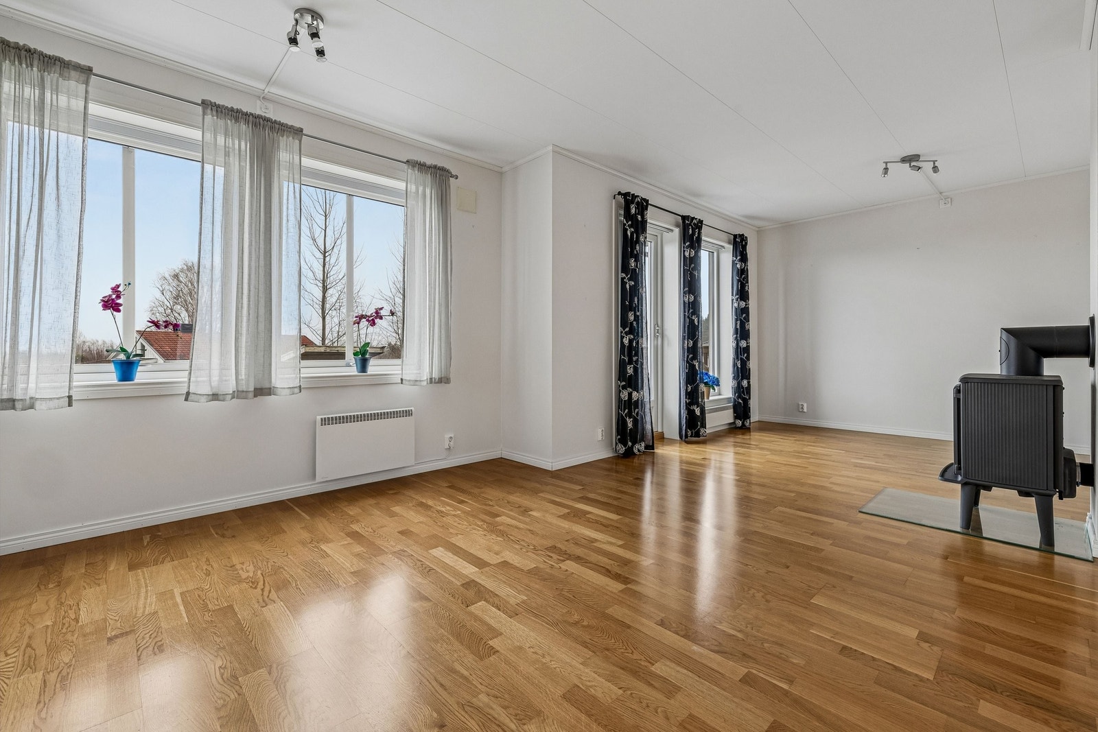 Stue med peis. Galleribilde
