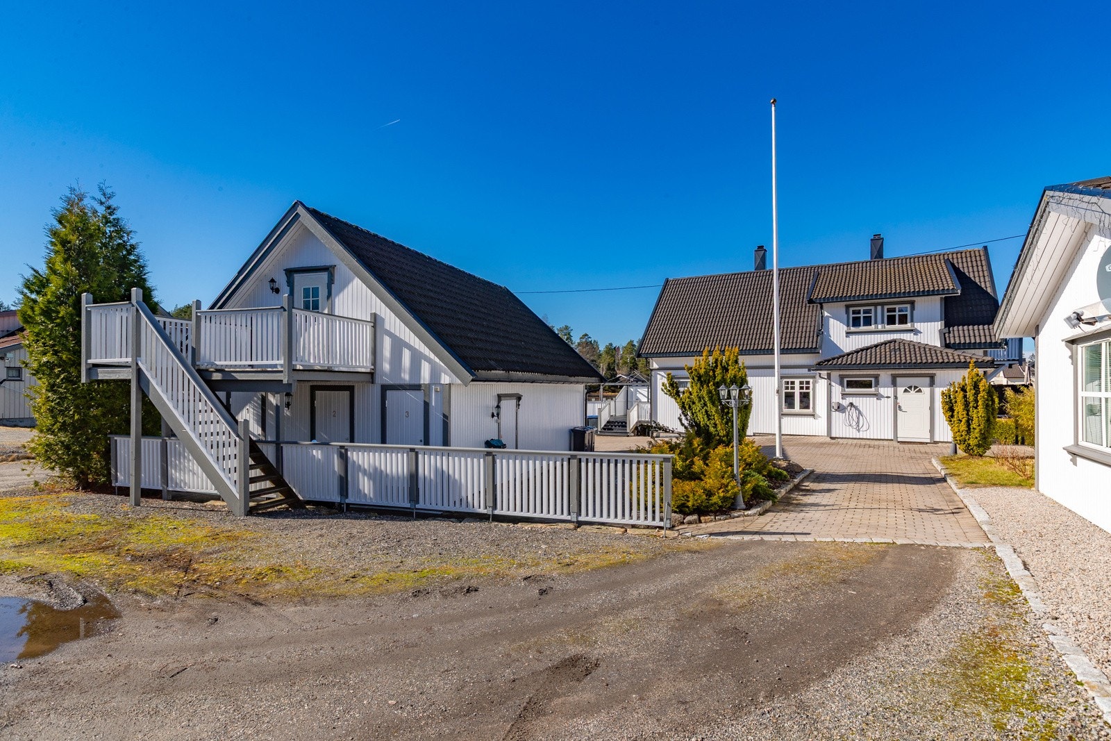 Garasje sett fra øst Galleribilde