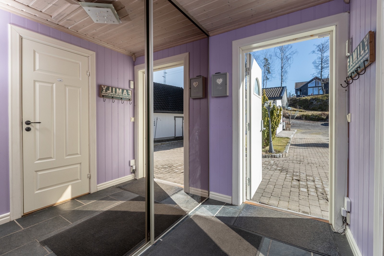 Inngang hovedbolig Galleribilde