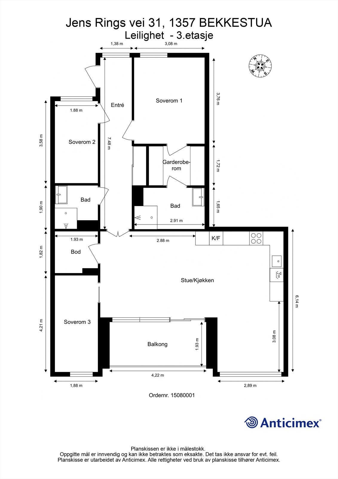 Leiligheten på 95 m² har en effektiv planløsning med tre soverom, to bad og en åpen, sosial sone for stue og kjøkken. Galleribilde
