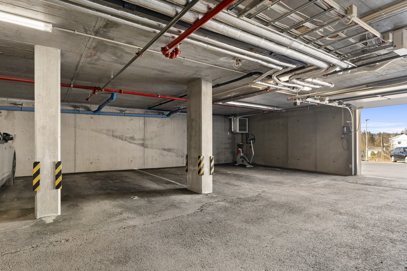 P-plass i parkeringskjeller Galleribilde