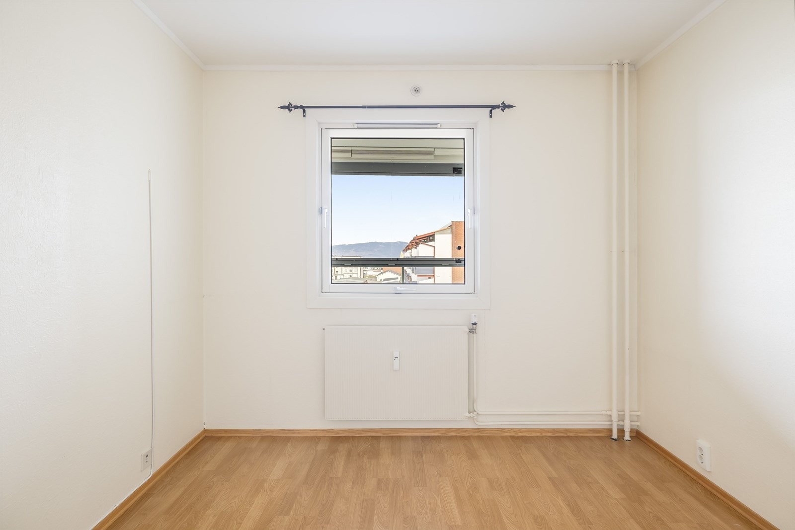 Her er det plass til seng med tilhørende nattbord og annet ønskelig. Galleribilde