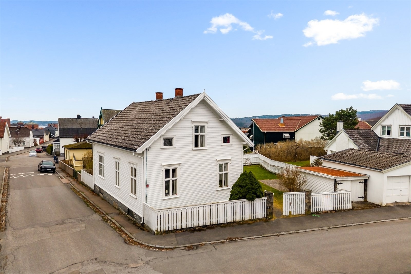 Boligen sett fra adkomstveien. Galleribilde