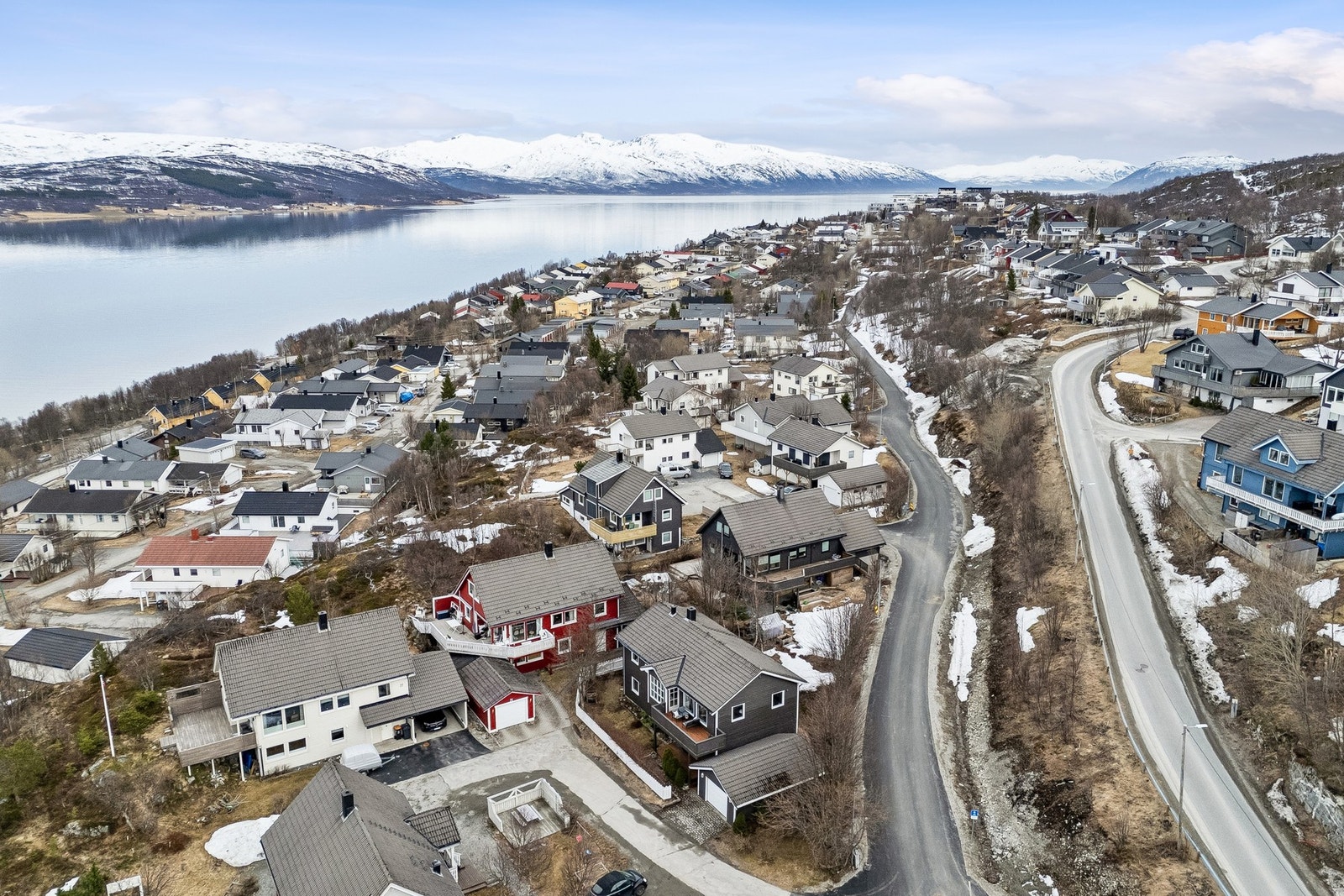 Dette er et område som passer perfekt for barnefamilier og for deg, som ønsker å bo i rolige omgivelser med god plass rundt deg. Galleribilde
