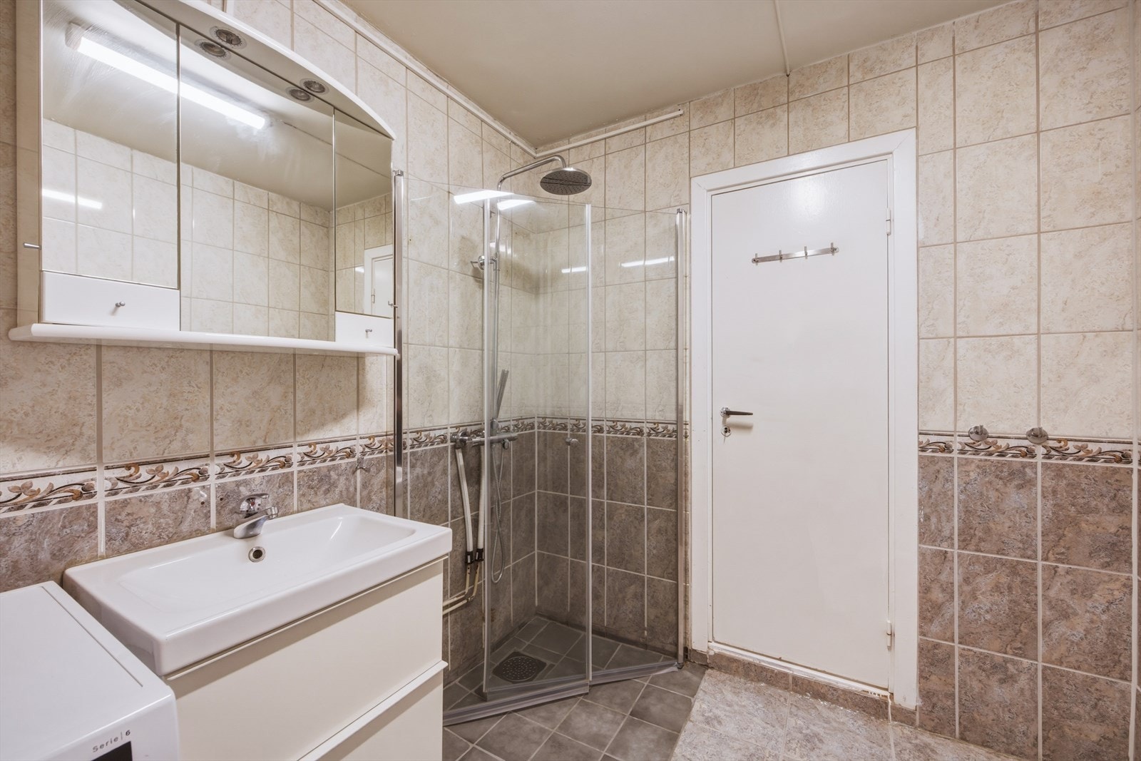 Flislagt bad Galleribilde