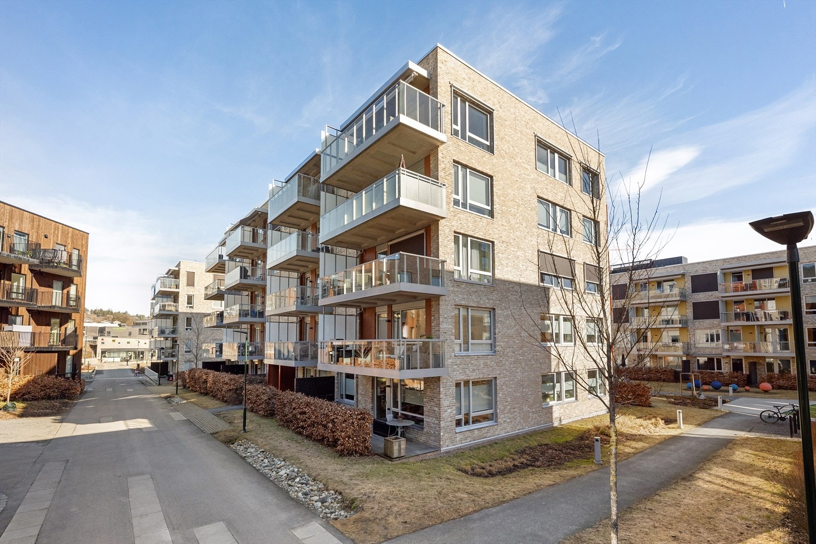 Det er montert innvendig solskjermer i alle rom fra Kjells markiser. Galleribilde