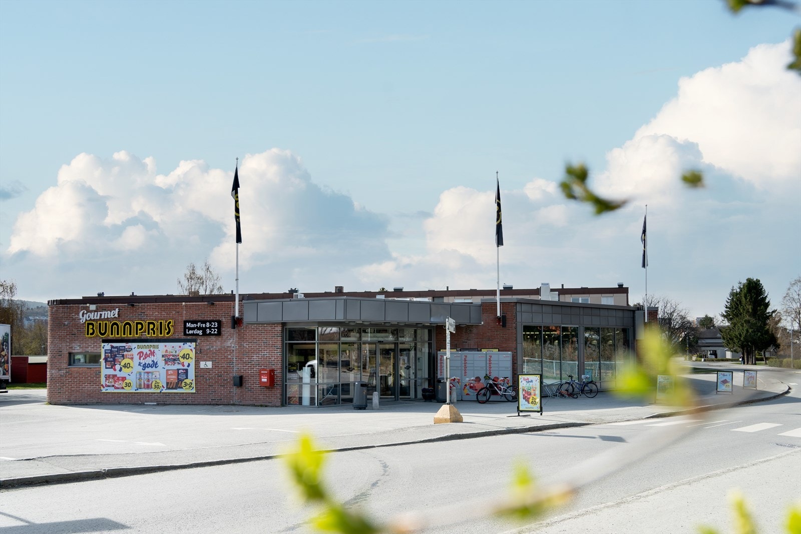 Fra boligen er det korte avstander til det meste man behøver i hverdagen som Bunnpris Gourmet Tyholt, Joker Festningen og Valentinlyst senter. Galleribilde