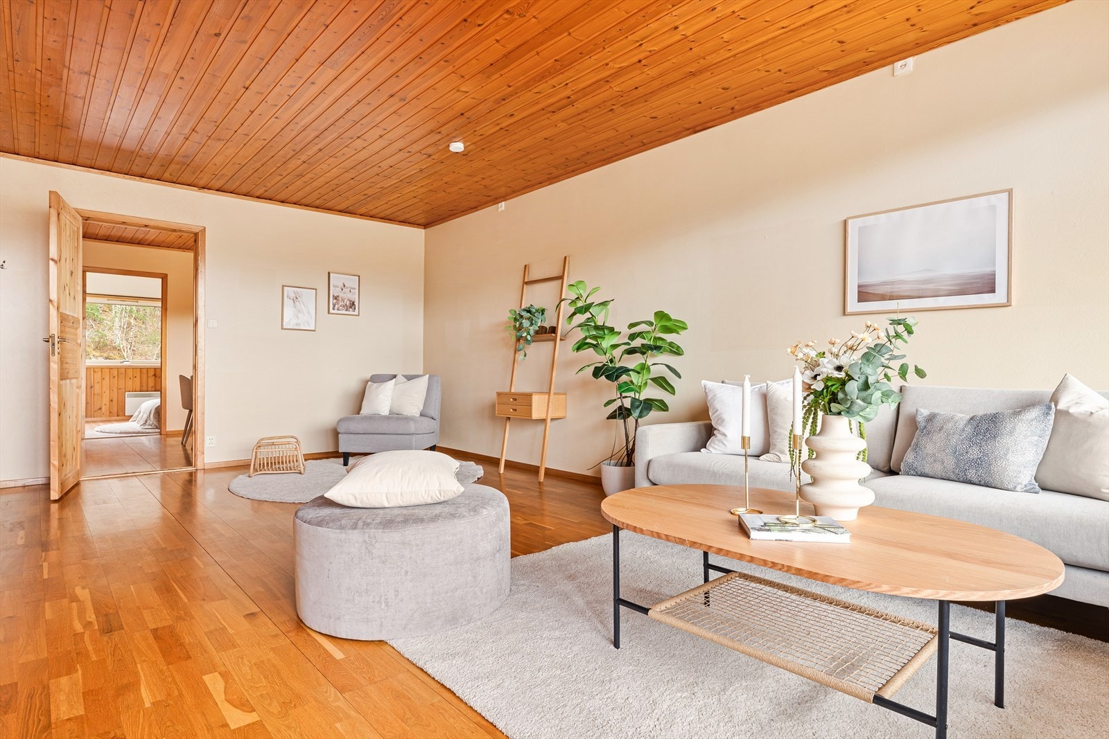 - Nordvik Bolig v/Nirujan K Nathan har gleden av å presentere Barliveien 28. Foto: Arvid Berg - Galleribilde