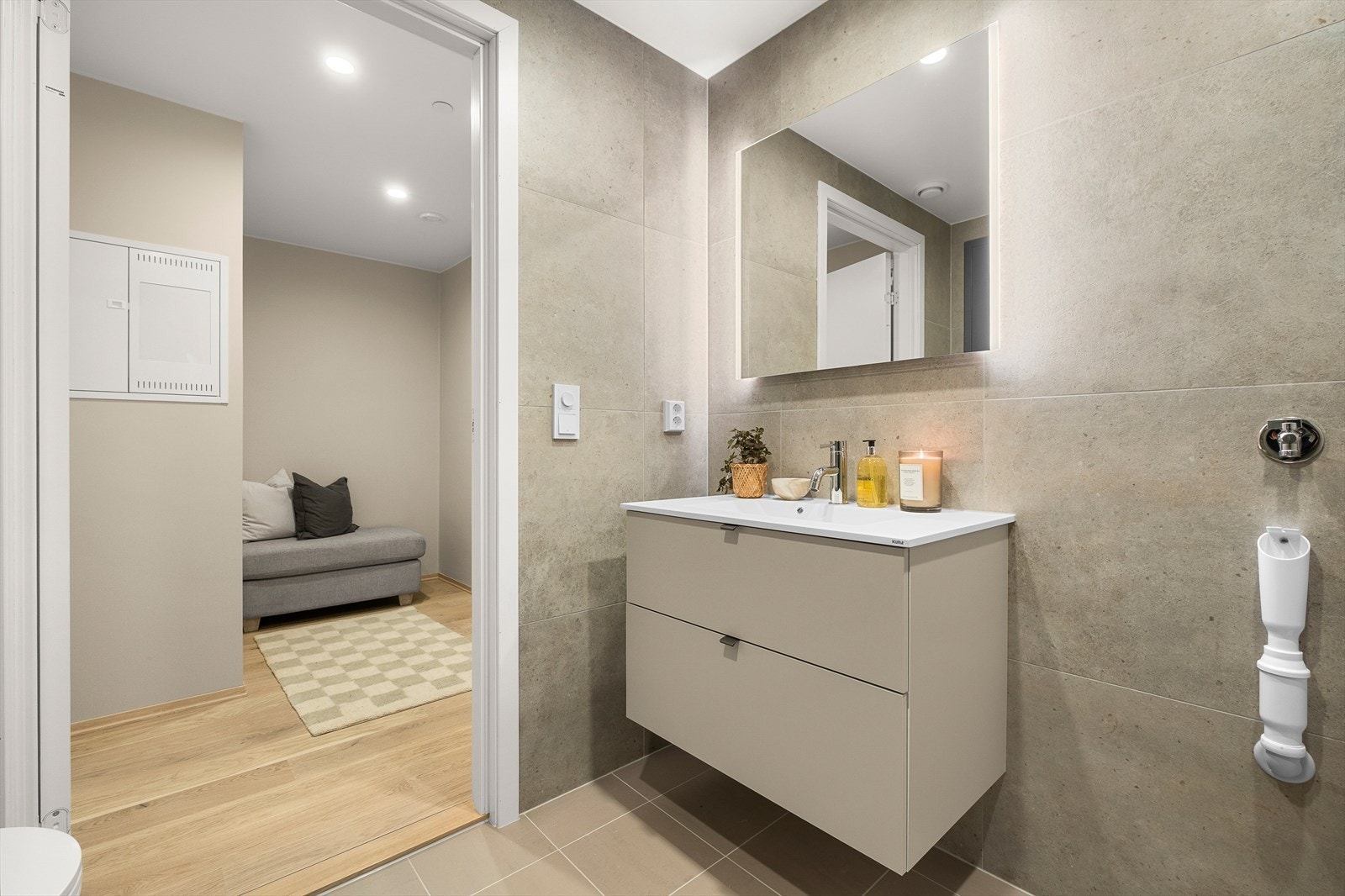 Badet har innredning fra HTH og blandebatteri fra Tapwell. Galleribilde