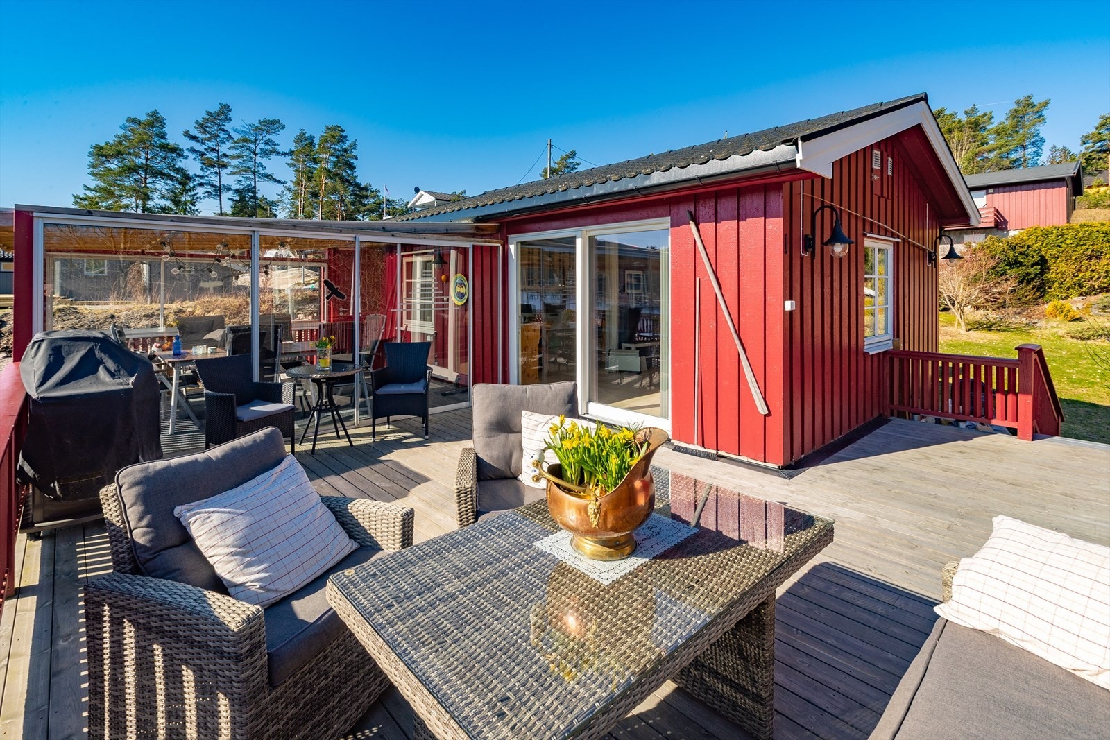 Flott og solrik veranda Galleribilde