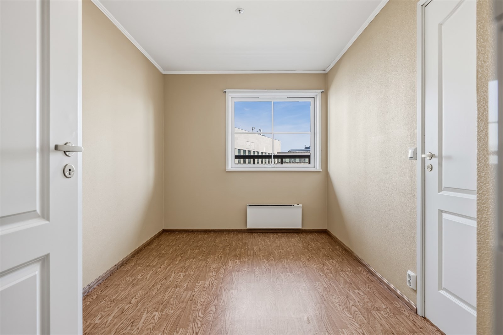 Det andre soverommet passer perfekt som gjesterom, barnerom eller kontor - alt etter behov Galleribilde