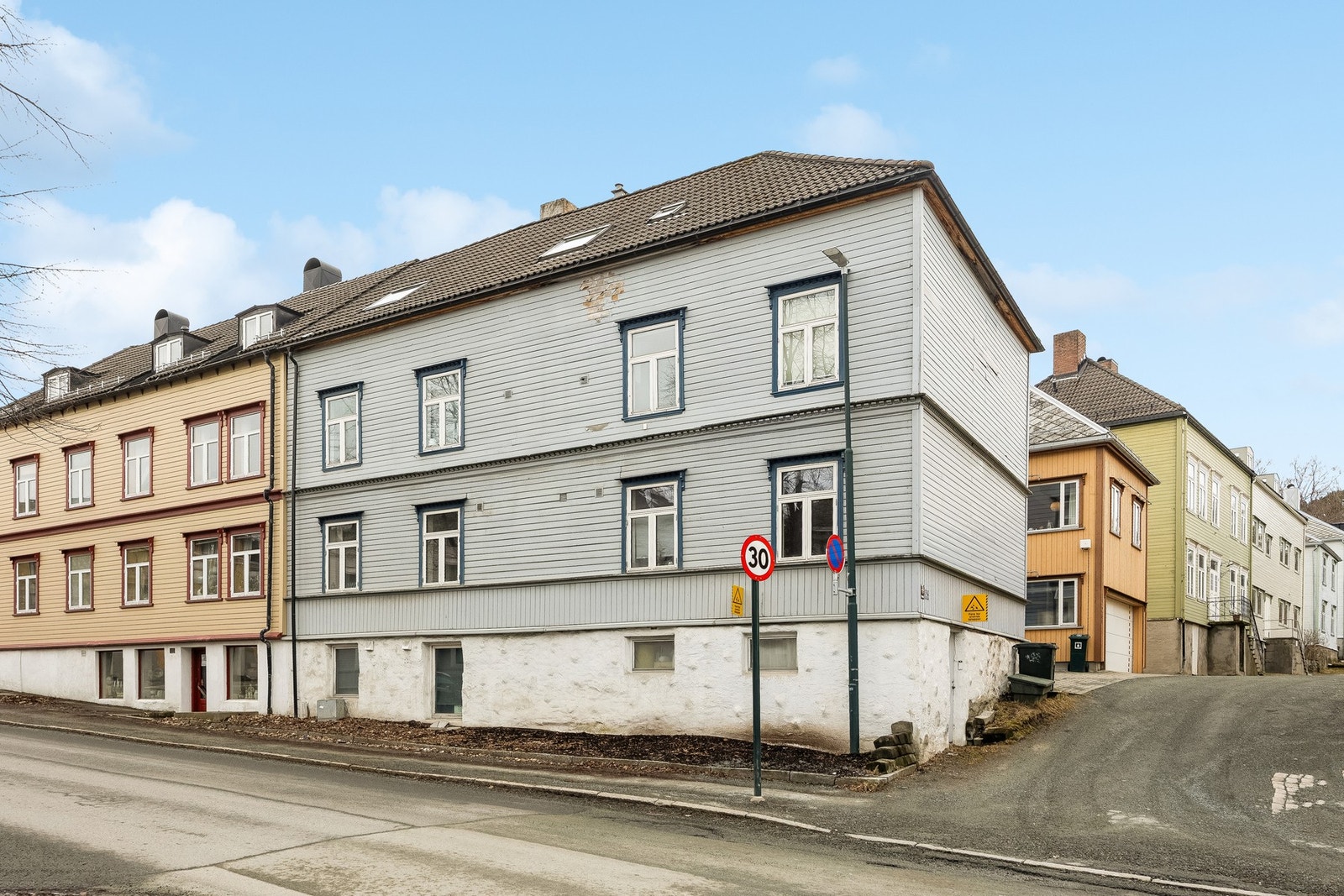 Sentral beliggenhet med alt du trenger av hverdagsfasiliteter i nærheten. Galleribilde