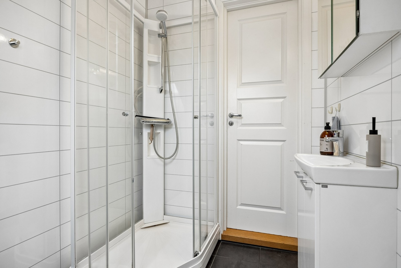 Pent bad med moderne innredning og god standard. Galleribilde