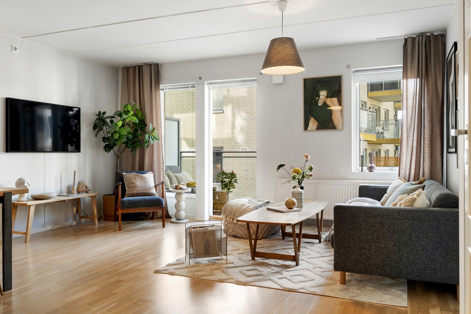 Det er god plass til både sofagruppe og tilhørende møblement, Galleribilde