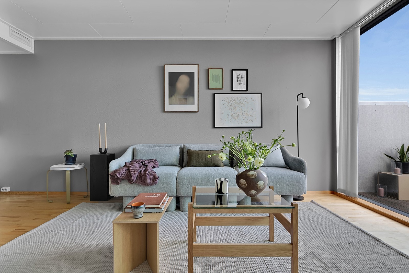 I dagligstuen er det god plass til møblement Galleribilde