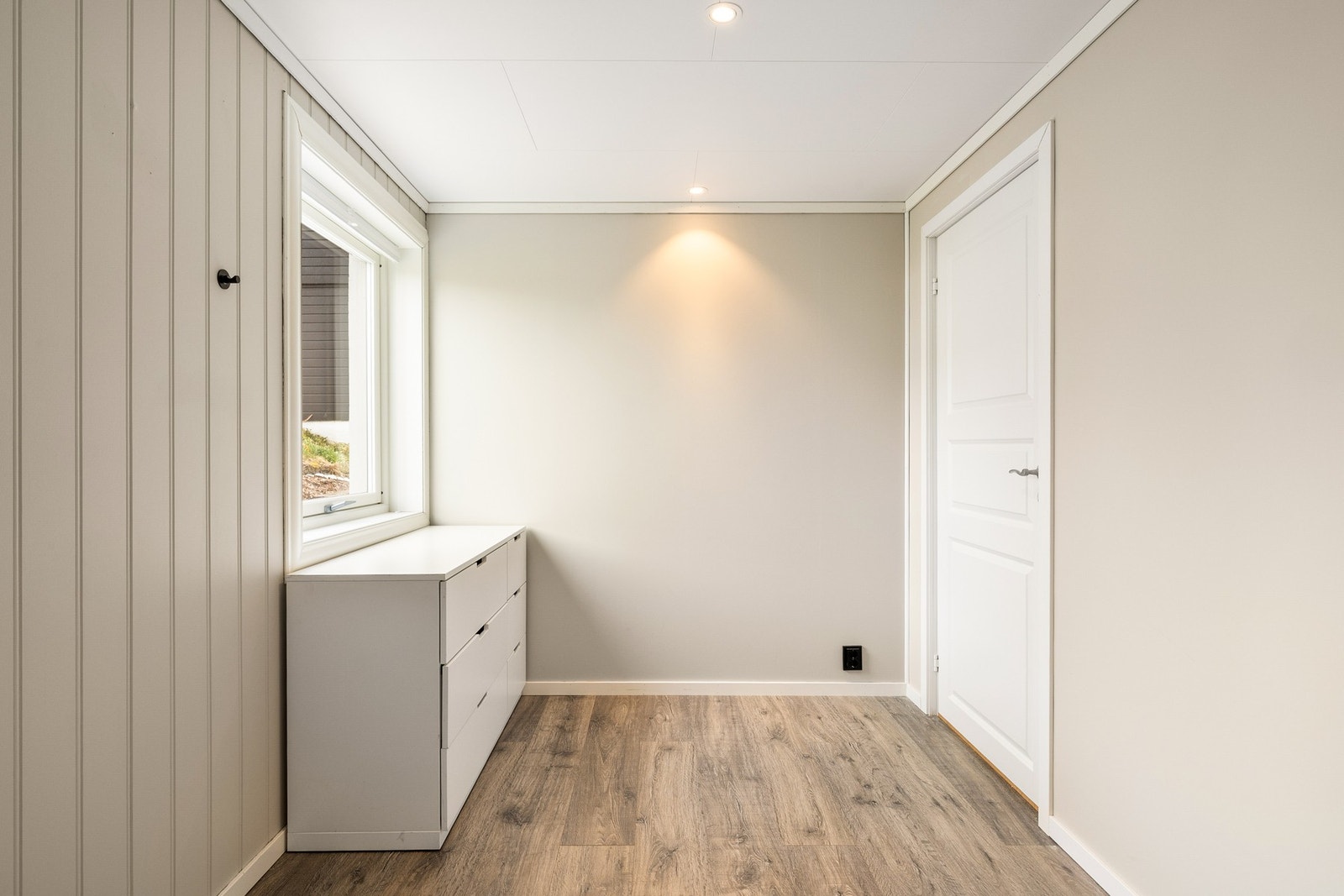 Enten man ønsker gjesterom, kontorløsning, treningsrom, garderobeløsning etc. Galleribilde