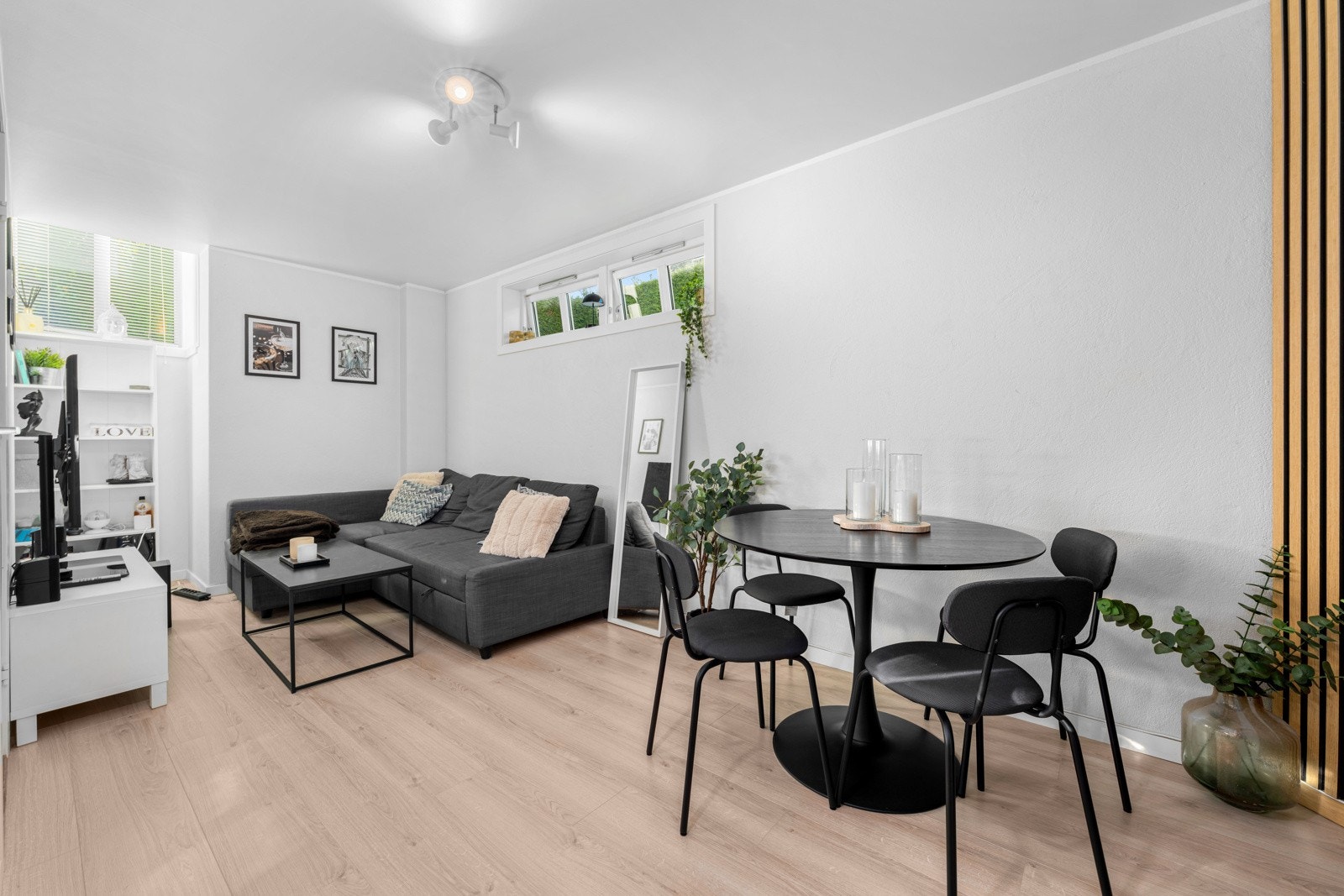 Lun og romslig stue som pt blir leid ut. Galleribilde