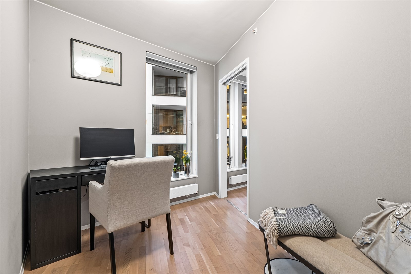 Soverom II har adkomst fra stuen via skyvedør. Galleribilde