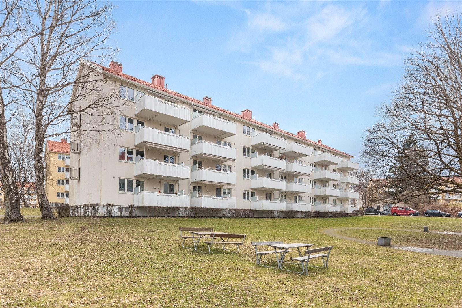Velkommen til Keyserløkka! Det vil bli gjennomført fasadevask etter endt takprosjekt. Arbeidet med taket i denne blokken er fullført. Galleribilde