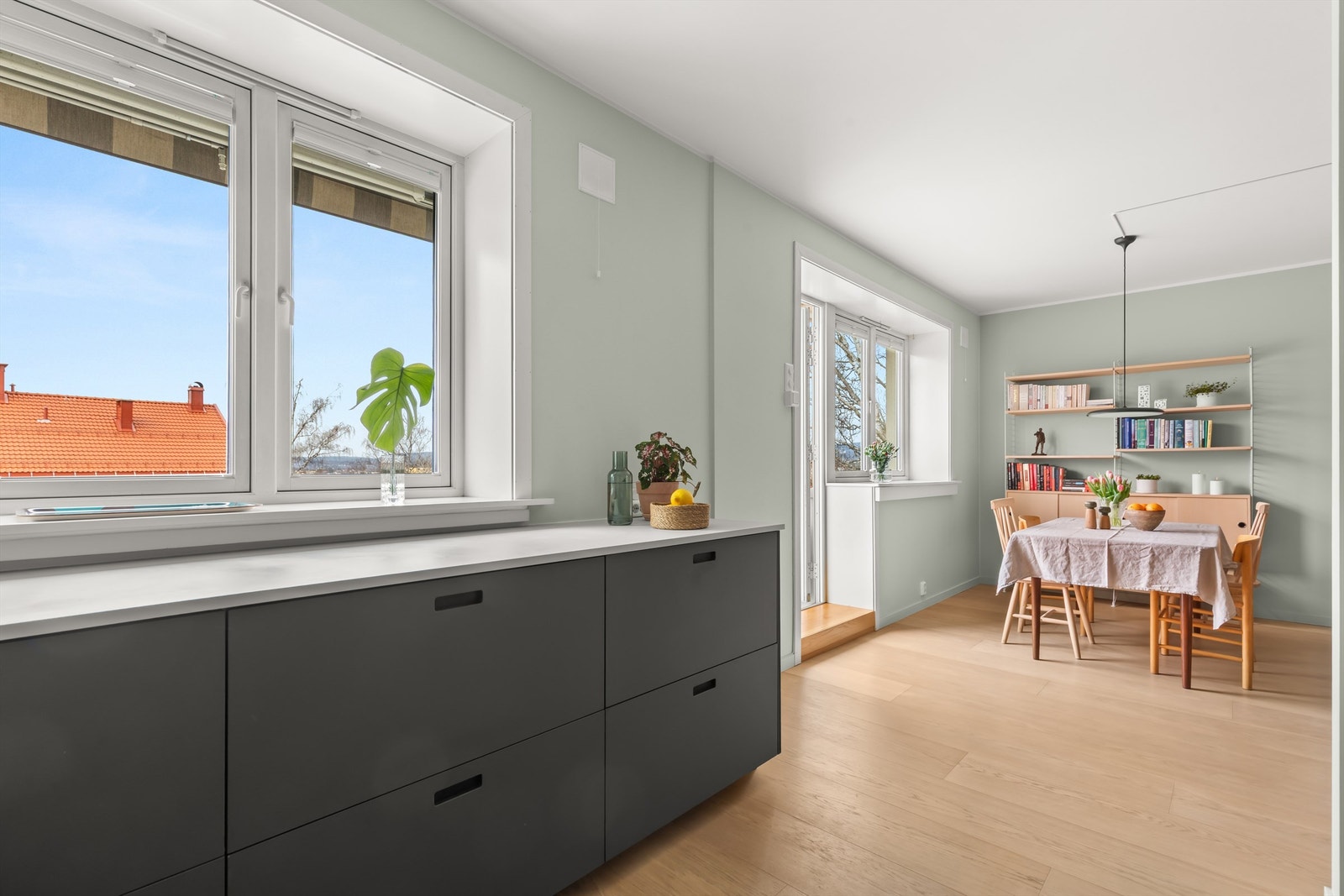 En lekker topp- og endeleilighet pusset opp i 2021 på populære Keyserløkka! Galleribilde