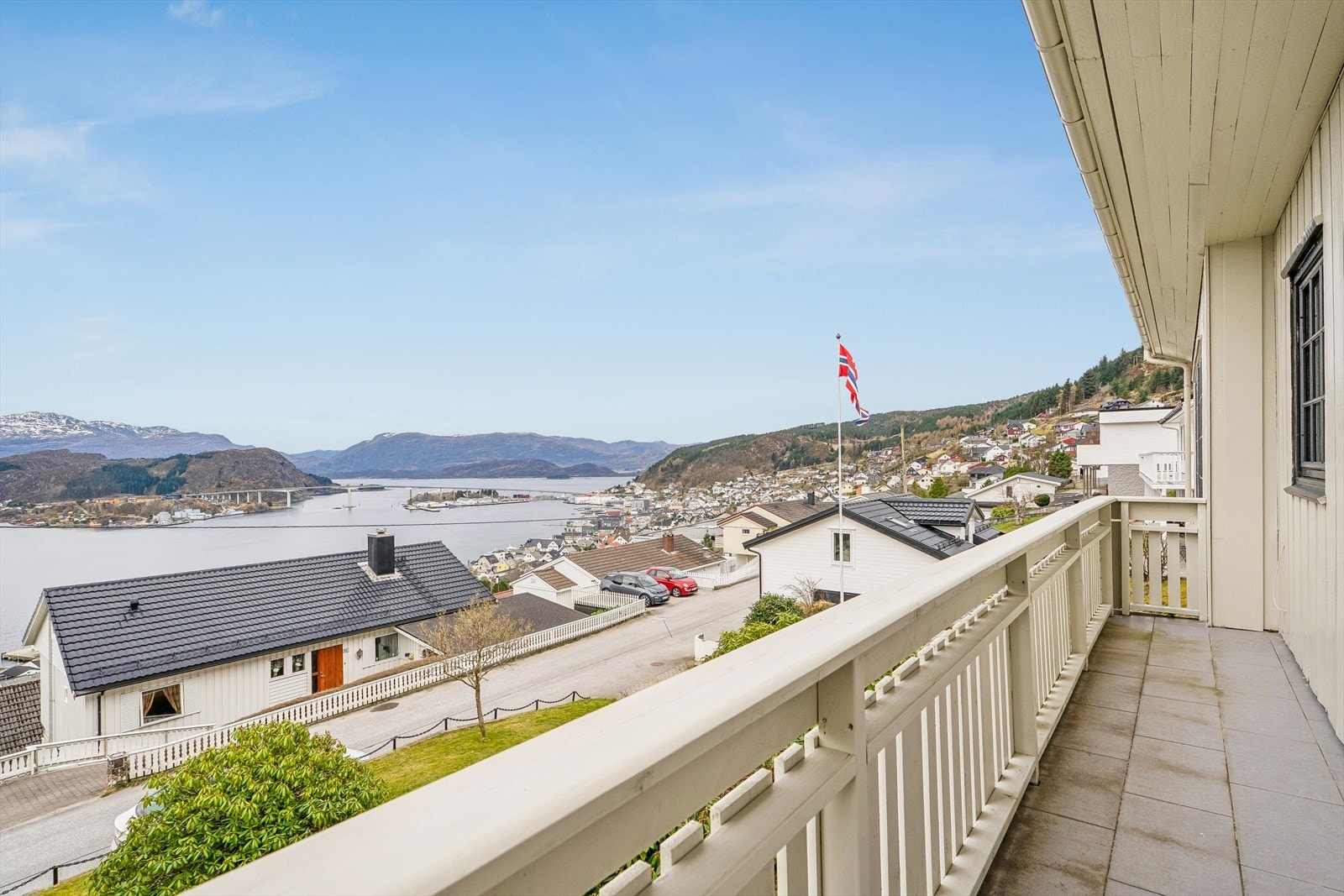 Balkong med utgang fra hovudsoverom. Galleribilde