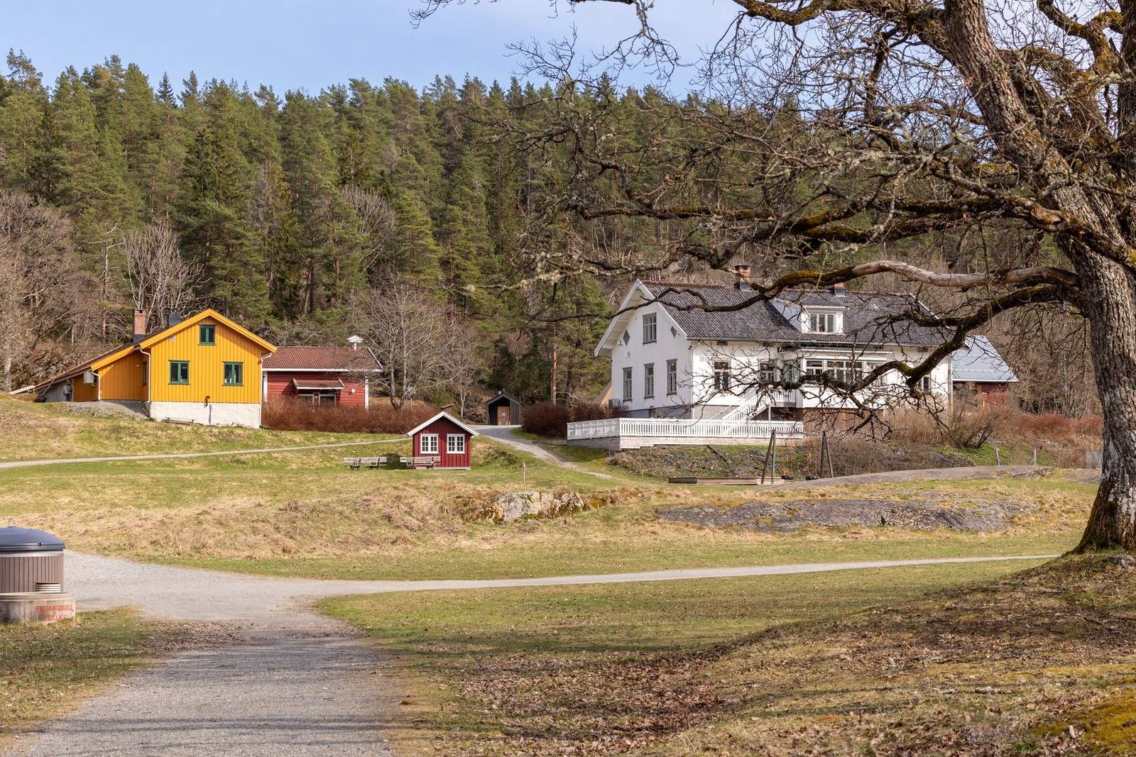 Breivoll Gård er en nydelig plass innerst i Bunnefjorden med hyggelig Gårdskafé. Galleribilde