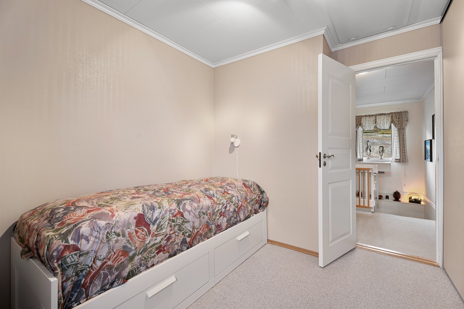 Soverom med adkomst til kaldloft Galleribilde