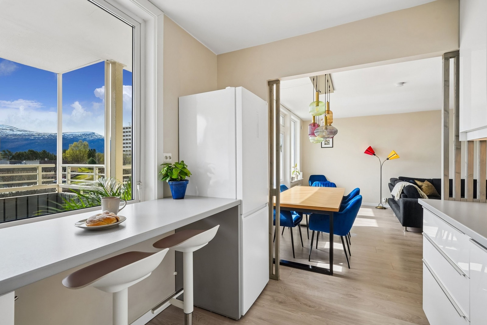 For en plass å nyte frokostkaffen, med kjøkkenet badet i morgensol. Galleribilde