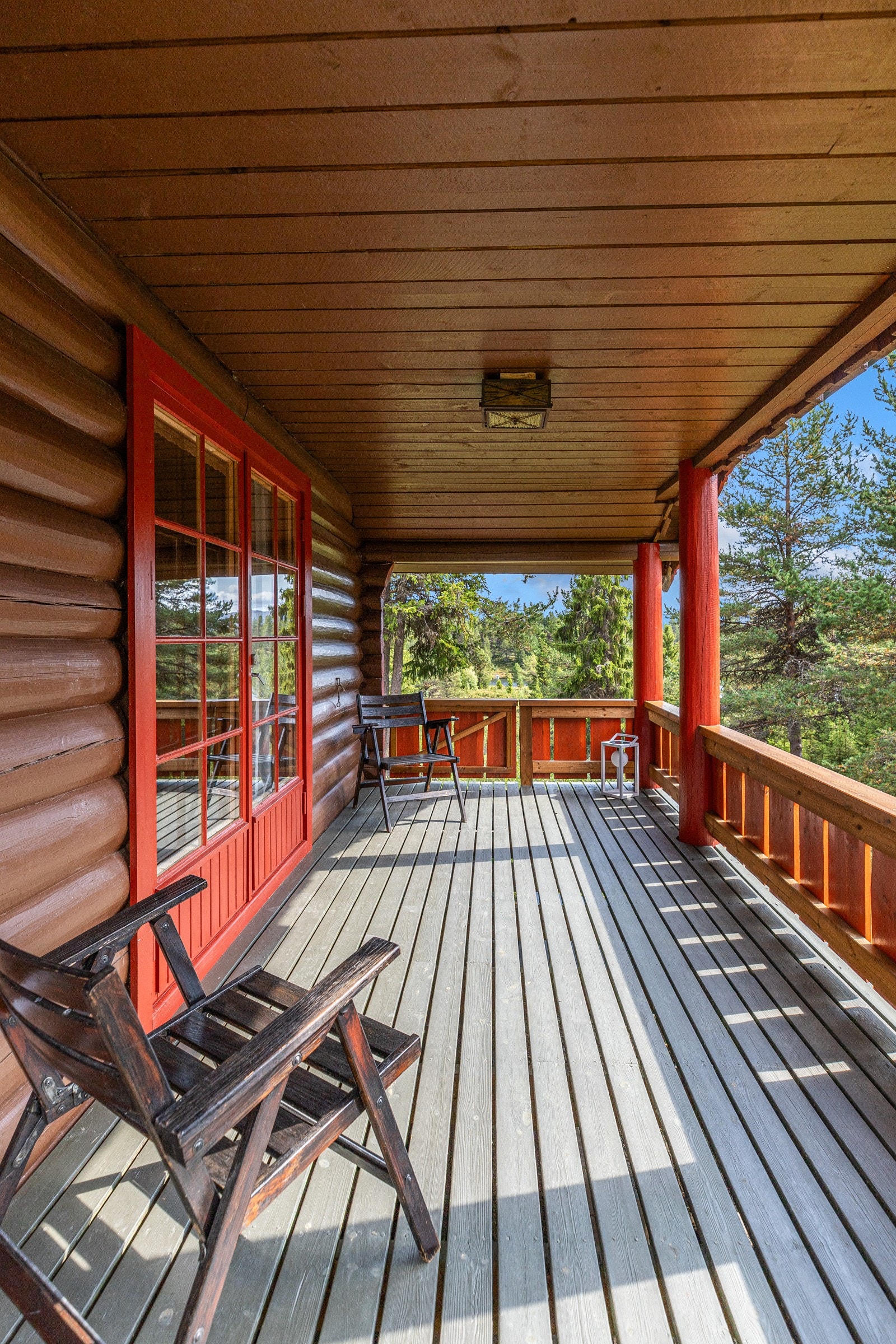 Her kan man sitte å nyte solrike dager i stille og fredelige omgivelser Galleribilde