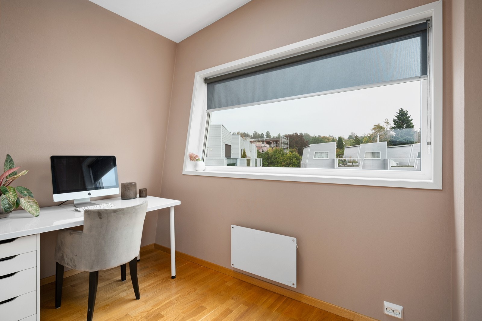 Praktisk rom som passer perfekt til hjemmekontor, gjesterom el. Galleribilde